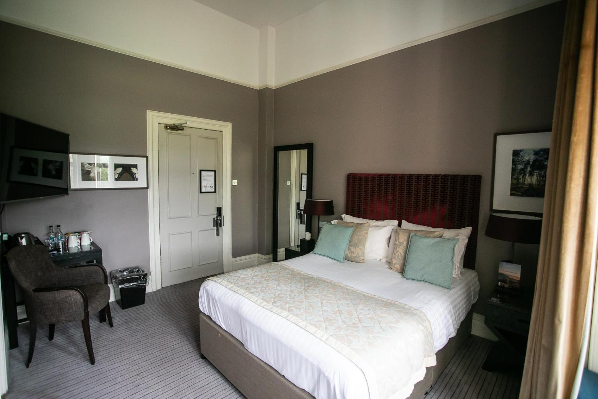 Hartsfield Manor Hotel Dorking Room photo